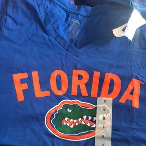 Women’s size small gators shirt
